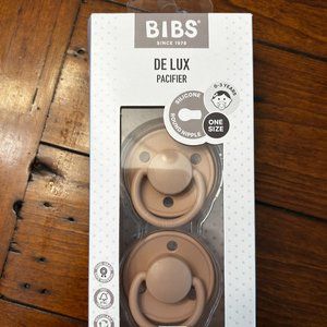 NIB - BIBS de Lux 2 pk pacifier in Blush